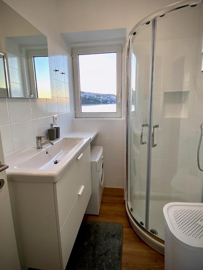 Postcard Koper Apartment ภายนอก รูปภาพ